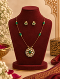 Kiara Kundan Pendant & Earrings Set